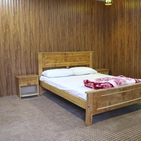 Golden Peak Guest House Gilgit Exterior photo