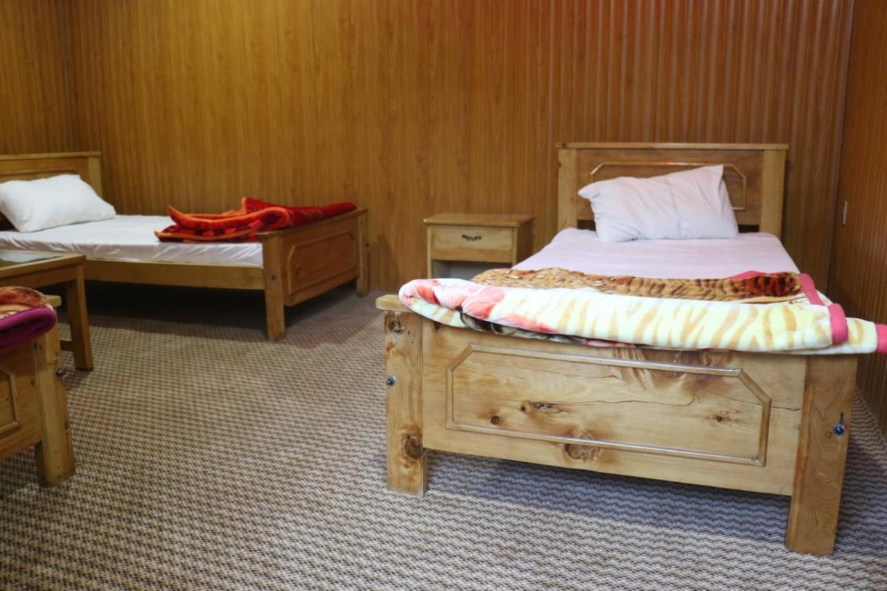 Golden Peak Guest House Gilgit Exterior photo