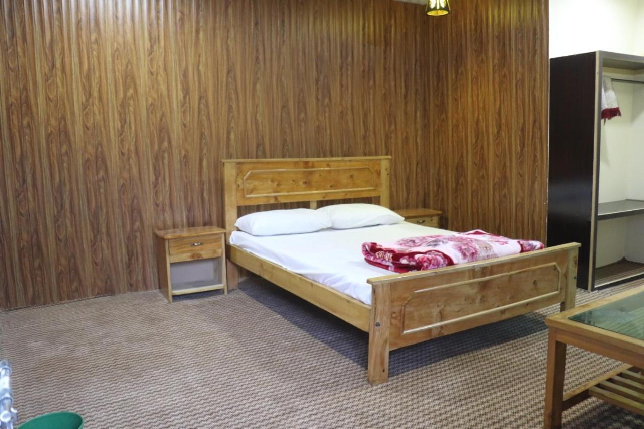 Golden Peak Guest House Gilgit Exterior photo
