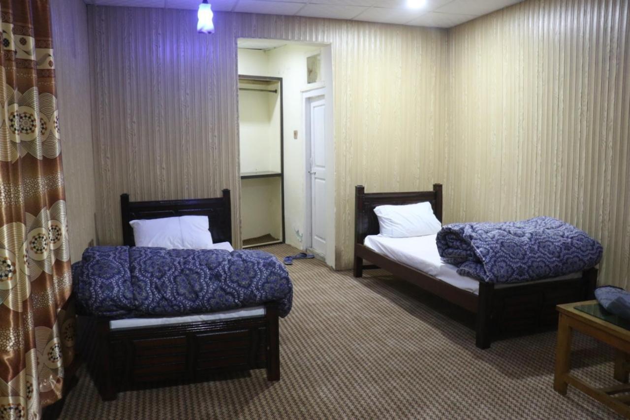 Golden Peak Guest House Gilgit Exterior photo