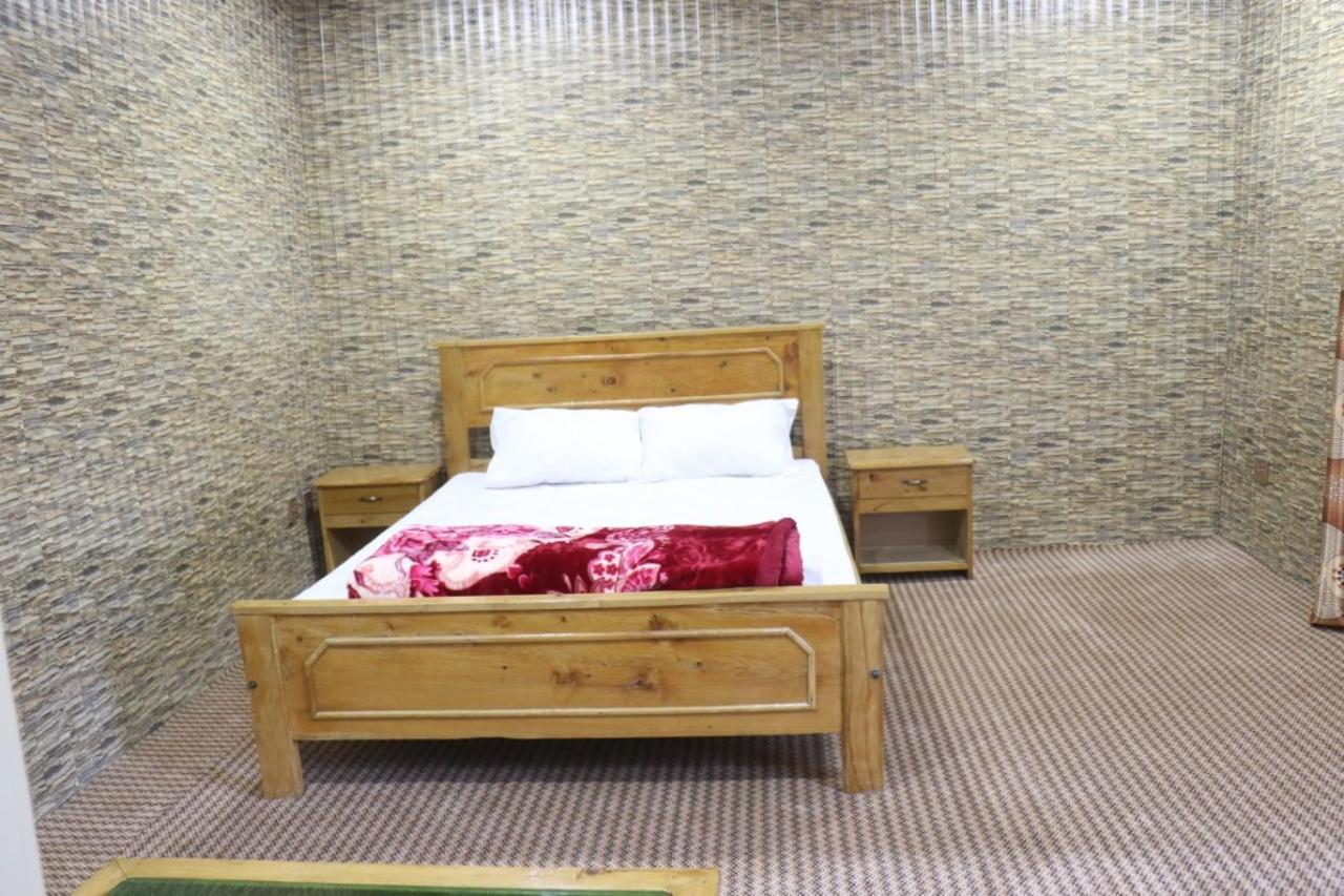 Golden Peak Guest House Gilgit Exterior photo